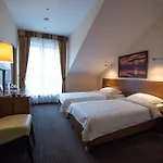 Hotel Sokolowska Airport Modlin 3*