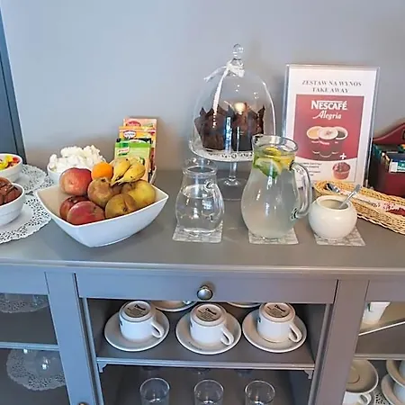 莫德林机场索克沃弗斯卡酒店