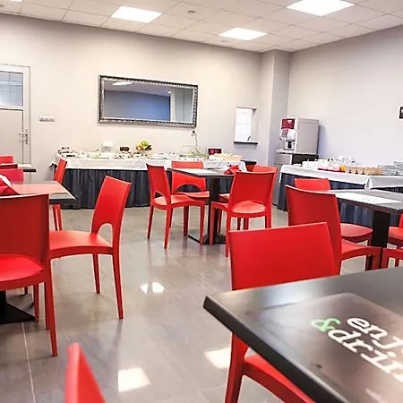 莫德林机场索克沃弗斯卡酒店 Nowy Dwór Mazowiecki