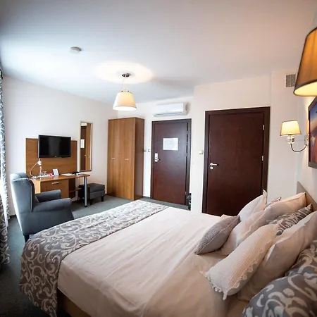 Sokolowska Airport Modlin Hotel 3*