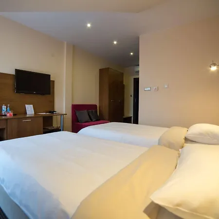 Hotell Sokolowska Airport Modlin 3*